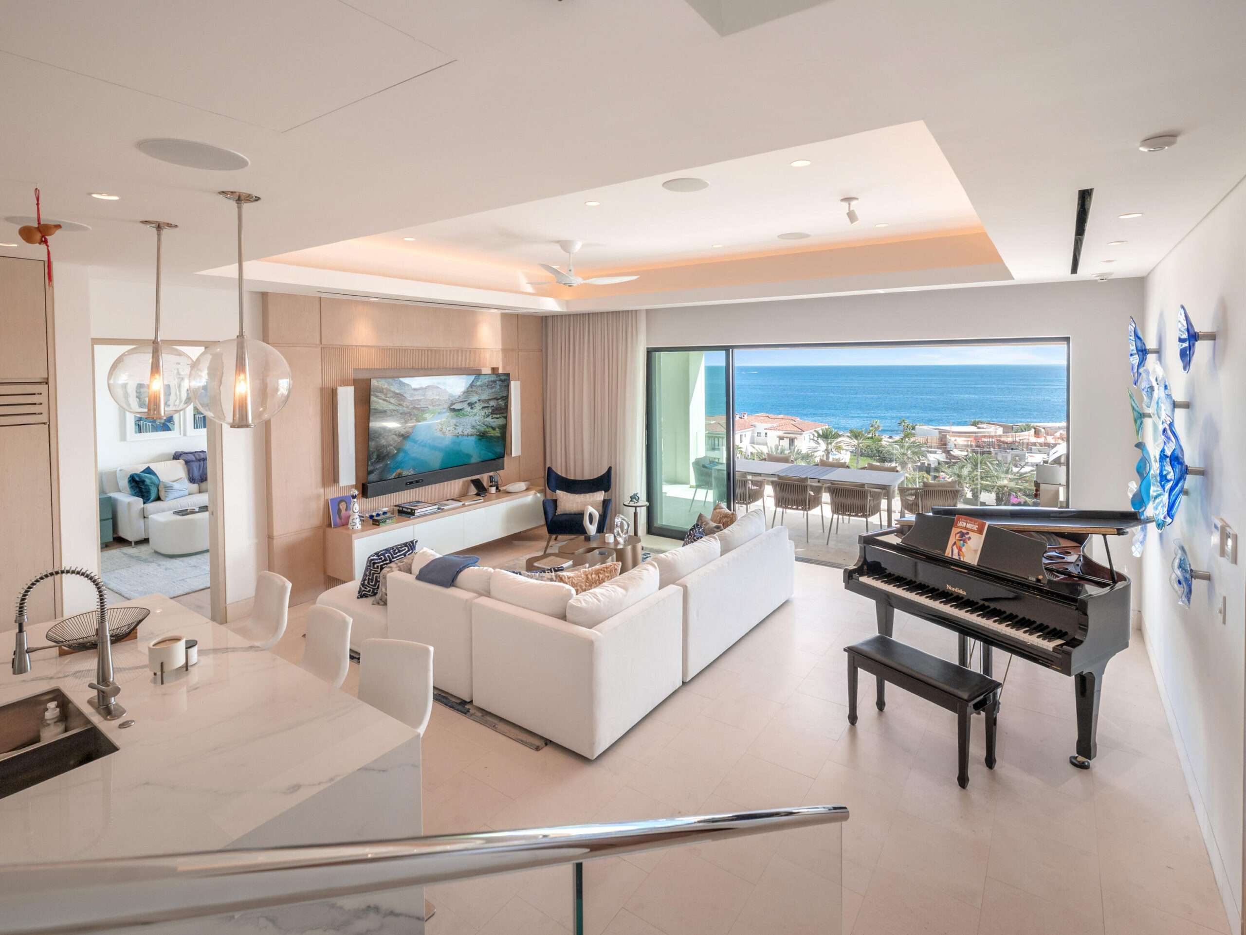 Las Ventanas Las Ventanas Ultra-Luxury Penthouse with unmatched elegance at Las Ventanas. Experience the epitome of luxury living in this stunning 3 bdr, 3 & 2 1/2 baths, atop the prestigious Las Ventanas resort. Boasting an expansive 3,600 sq. ft. of A/C space with an additional 4,000 sq. ft. rooftop deck, this residence redefines grandeur. Breathtaking – Km 19.5 Carr. Transpeninsular, San Jose Corridor, BS