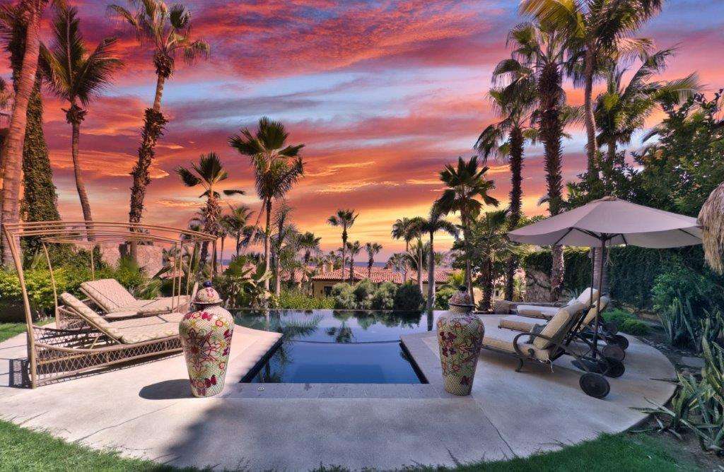 Las Ventanas Las Ventanas Ultra-Luxury Penthouse with unmatched elegance at Las Ventanas. Experience the epitome of luxury living in this stunning 3 bdr, 3 & 2 1/2 baths, atop the prestigious Las Ventanas resort. Boasting an expansive 3,600 sq. ft. of A/C space with an additional 4,000 sq. ft. rooftop deck, this residence redefines grandeur. Breathtaking for sale